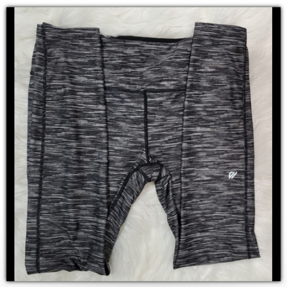 Eddie Bauer leggings size medium - Picture 3 of 7